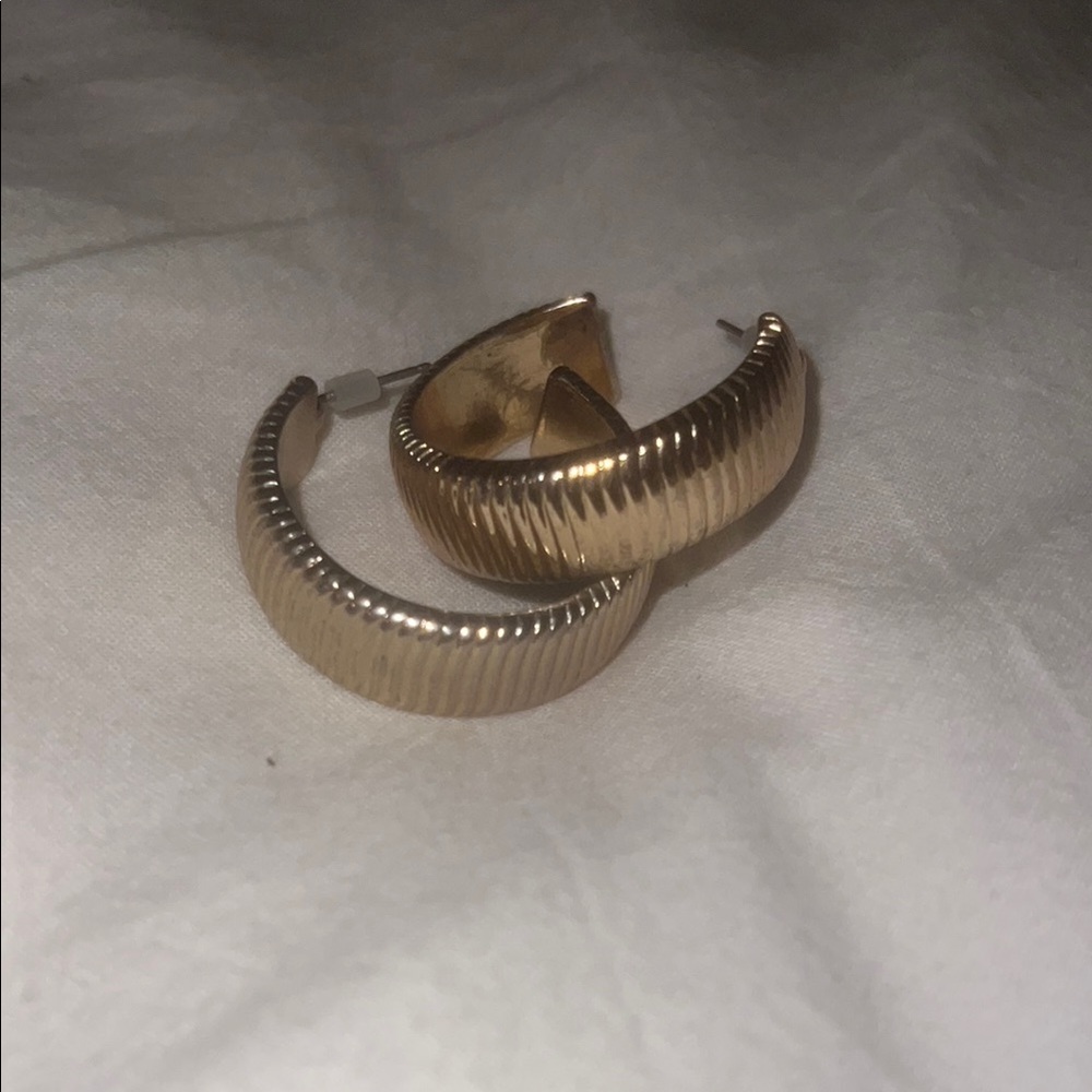 Francesca's Collections Gold Ribbed Hoop Earrings (new backs included)